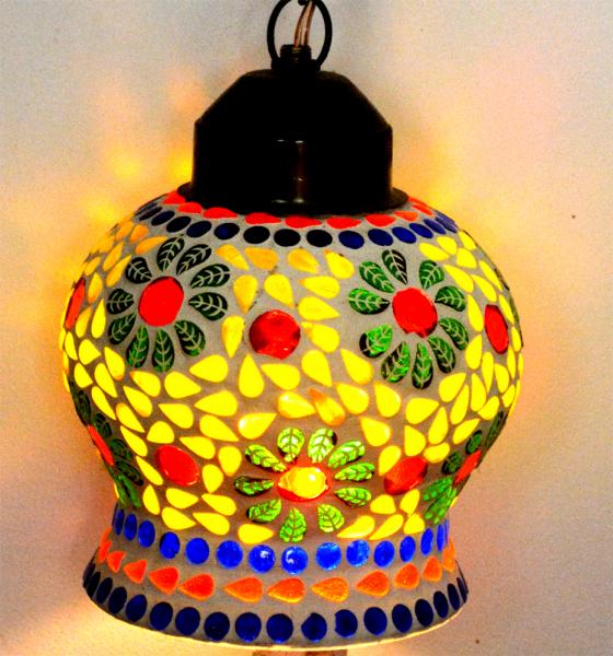 Orientalische Hängelampe im marrokanschen Stil